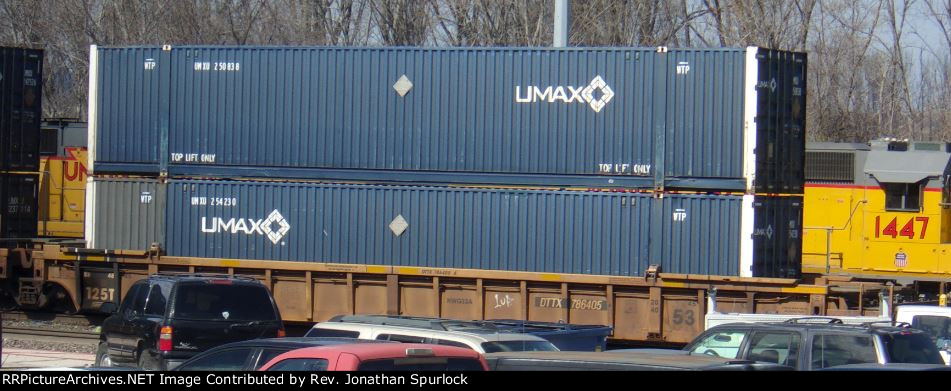 DTTX 786405A and two containers